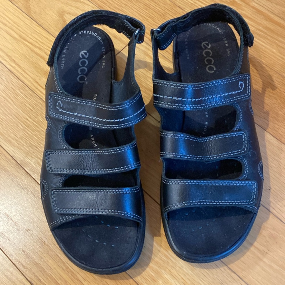 Ecco black, women’s Velcro sandals, barely worn.  Size 38 See photos